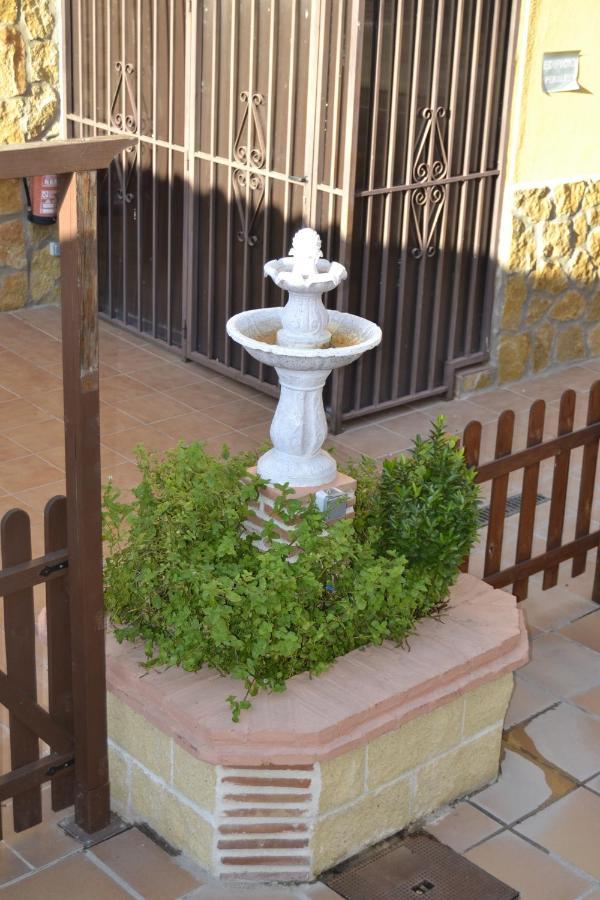 Apartamentos "Casa Rural De Aldea" Aldea del Fresno Exterior foto